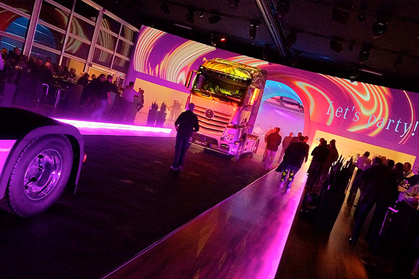Daimler Actros Stuttgart Lichtoperator Lichtprogrammierung EventLicht Christian Winzinger